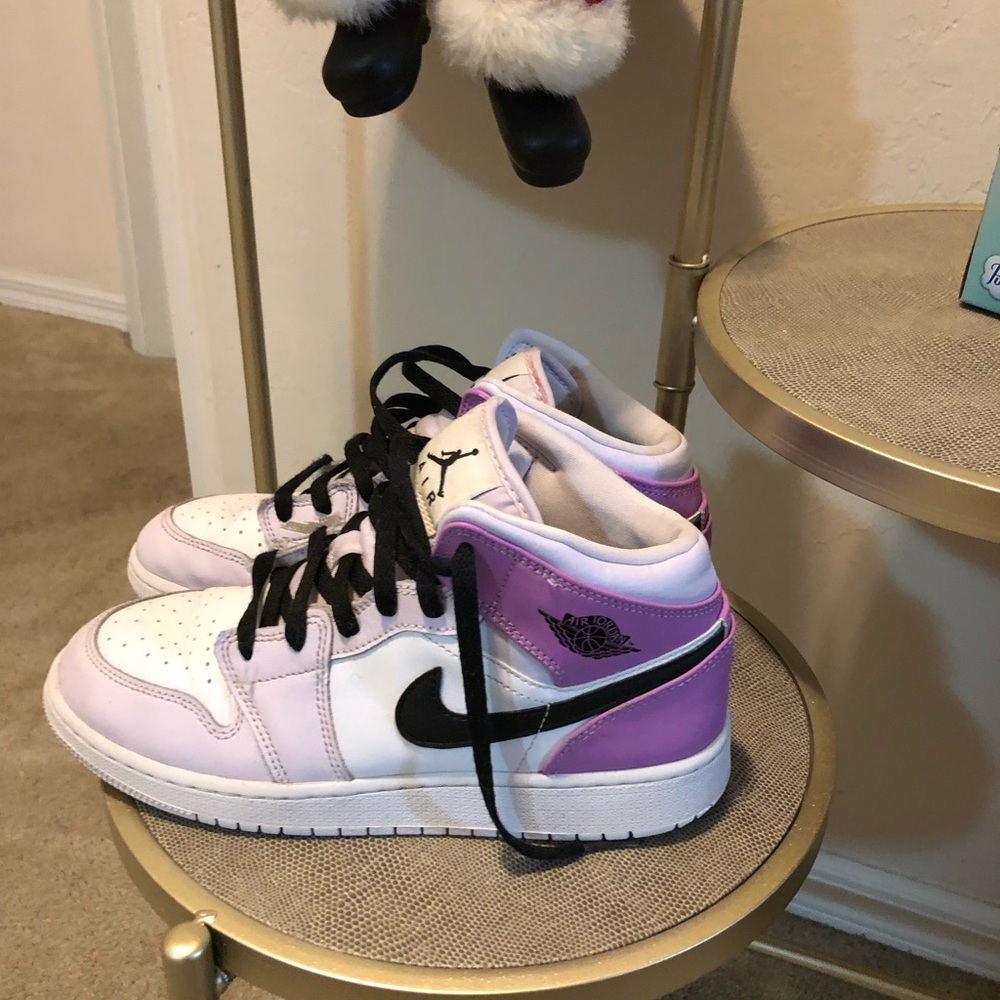 Jordan’s purple white and black gently used